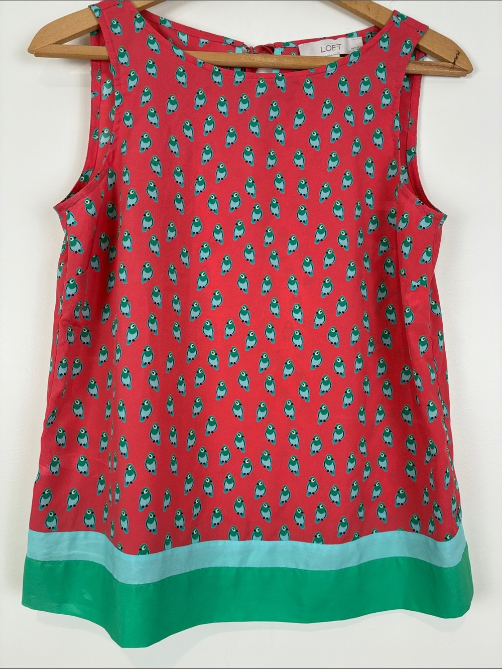 LOFT Coral Red Sleeveless Parrot-Print Blouse Small Petite Keyhole Back